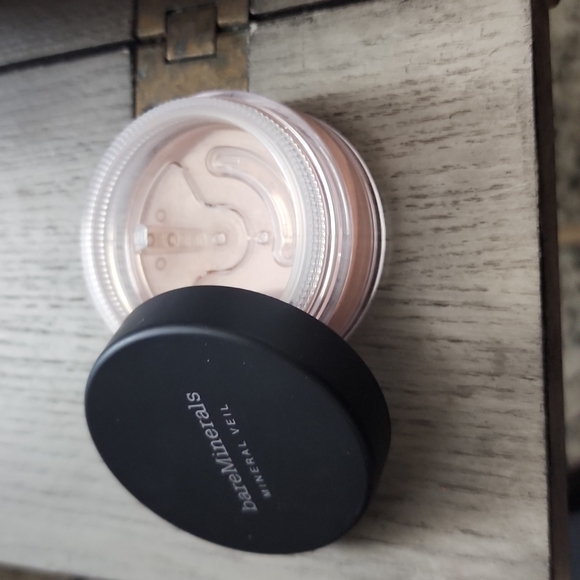 BareMinerals Tinted Mineral Veil 6g - Picture 3 of 3